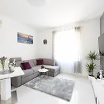 Apartament Lant *