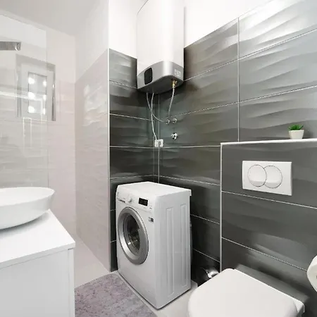 Lant Apartment