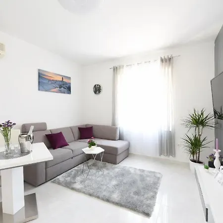 Apartment Lant *